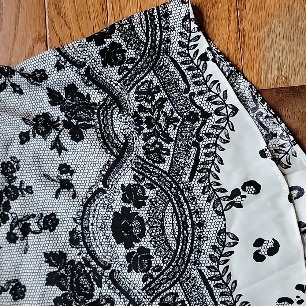 Gorgeous Tank Top - Picture 3 of 6